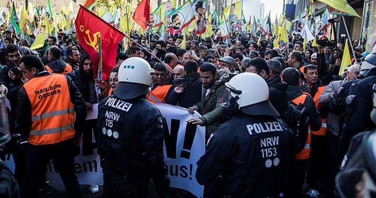 PKK’da Almanya’da teröre özgürlük arıyor! Küstah girişime Bakanlık cevap verdi