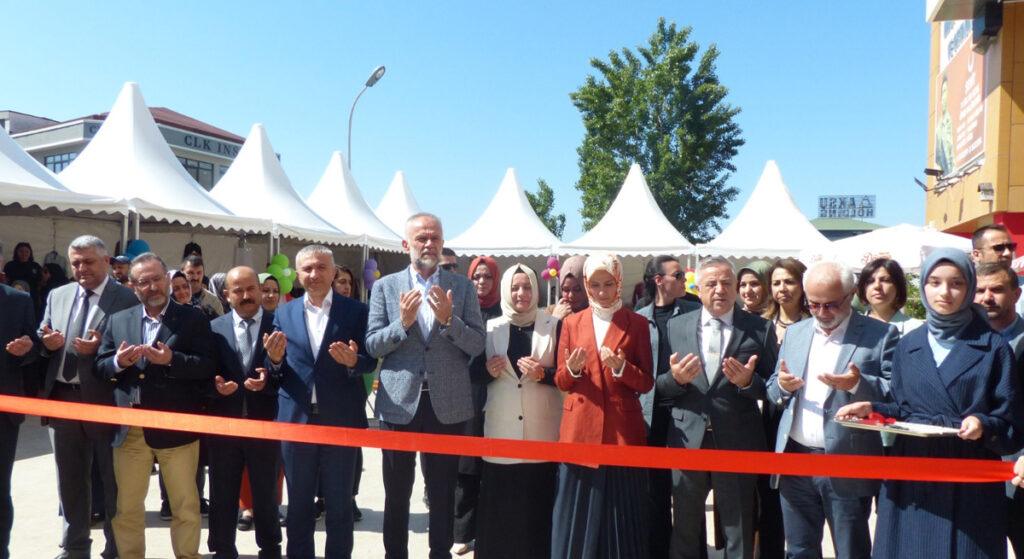 İMAM HATİP OKULUNDAN ANLAMLI HAYIR KERMESİ VE KONFERANS