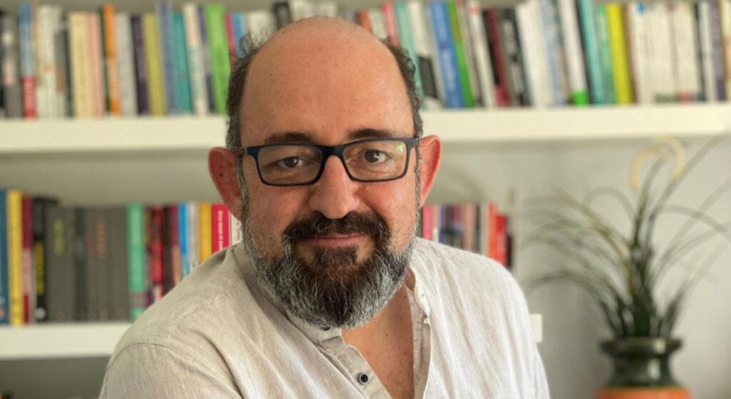 Prof. Dr. Sinan Canan: ‘İnsan, bu kafayla gitmeye devam ederse gezegenin kanseri olacak’