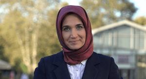 KADİN VALİMİZE HOŞ GELDİN DİYOR, CUMHURBAŞKANIMIZA DUALAR EDİYORUZ