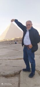 Resim: Gökyüzüne Meydan Okuyan Piramitler, Aslında İlâhî Mizan Karşısında Tağutî Bir Minyatürden İbarettir.